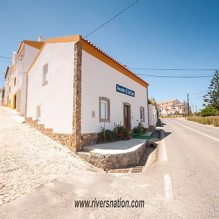 Rivers Nation Surf Camp Bed & Breakfast Atouguia Da Baleia Eksteriør bilde