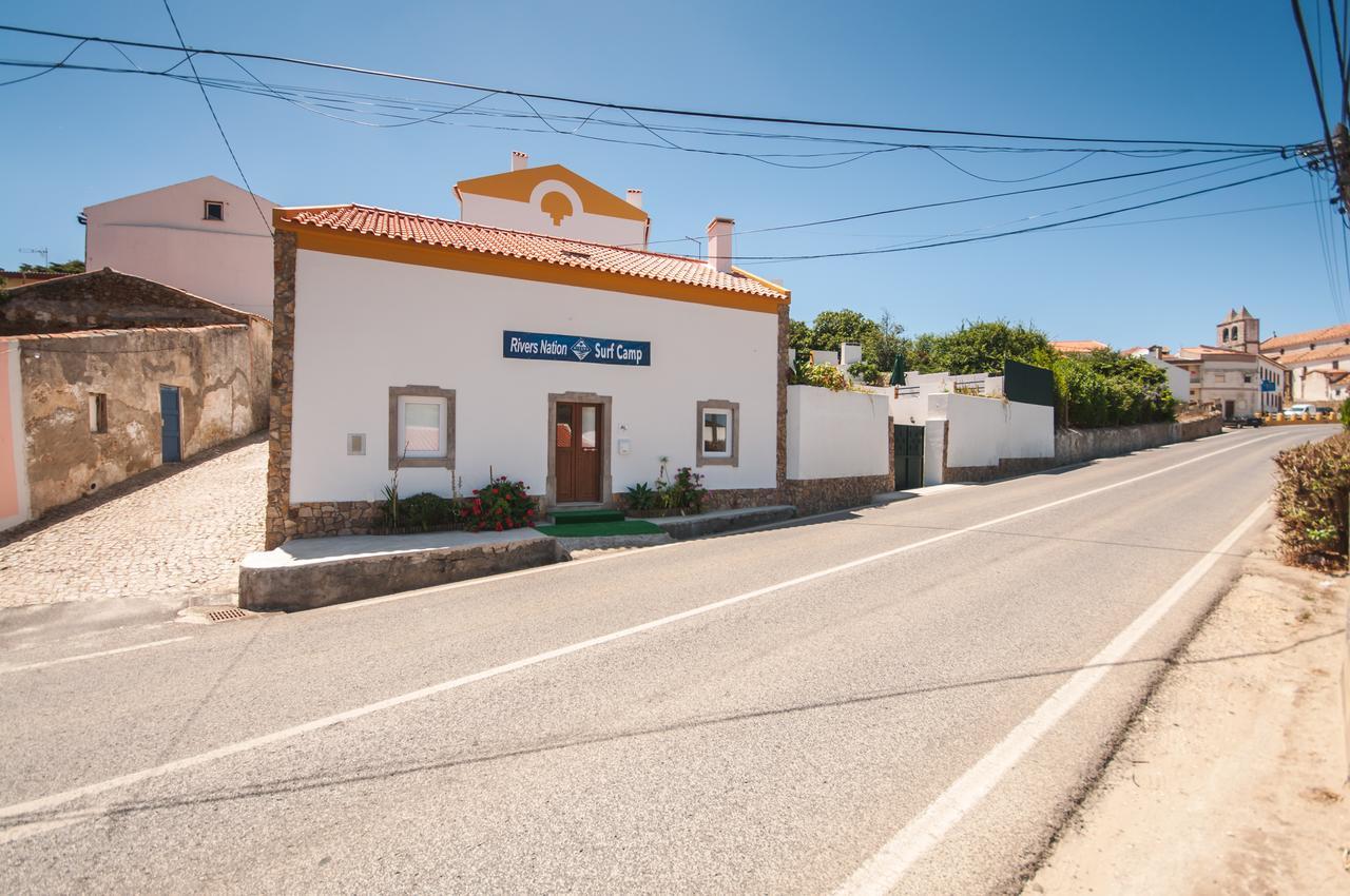 Rivers Nation Surf Camp Bed & Breakfast Atouguia Da Baleia Eksteriør bilde