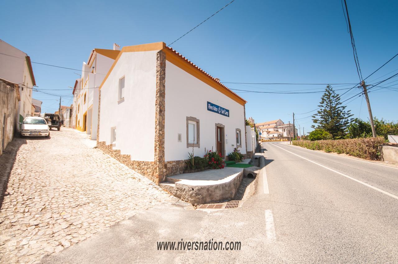 Rivers Nation Surf Camp Bed & Breakfast Atouguia Da Baleia Eksteriør bilde